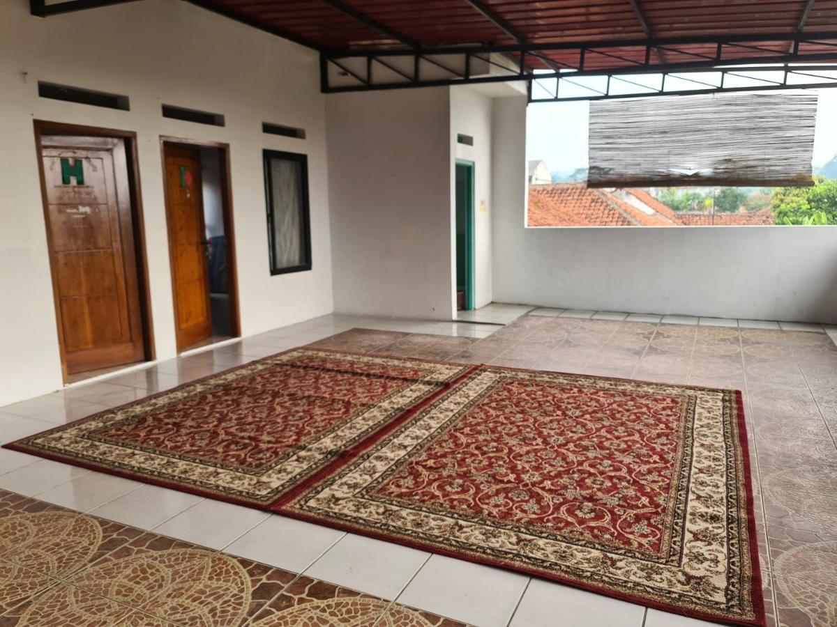 Kampung Istal Villa Pamijahan Bogor Exterior foto